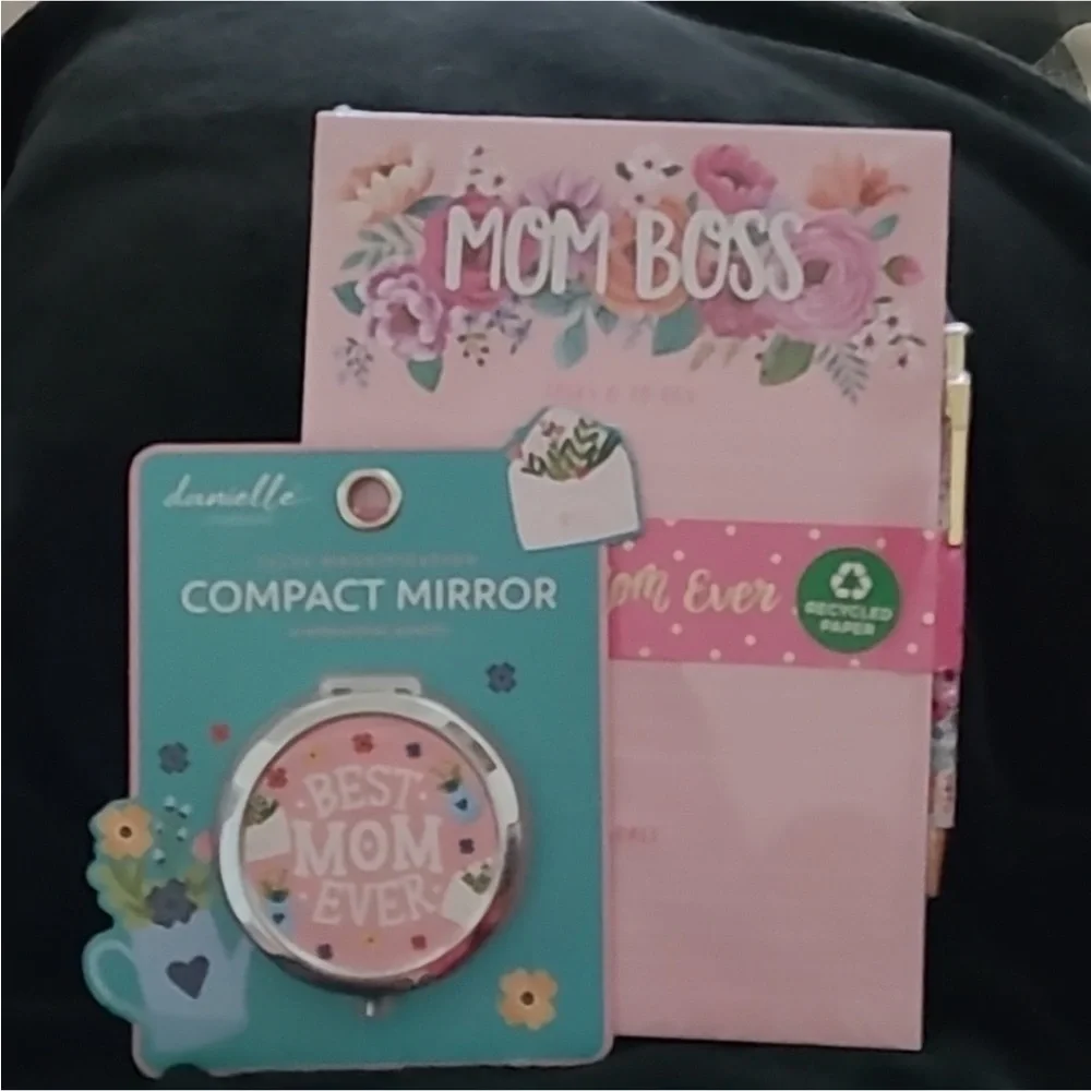 Mom Boss Stationary Set Pen & Compact Mirror